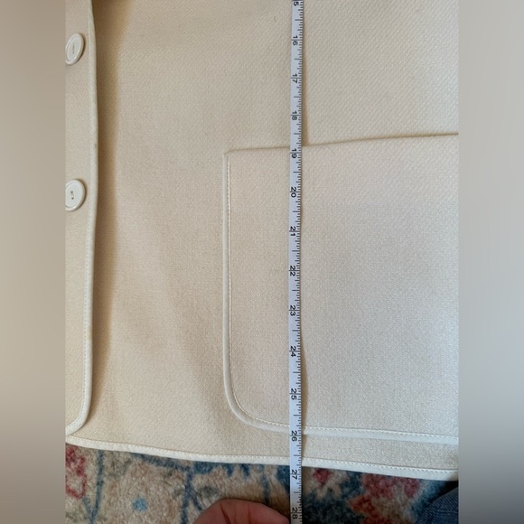 Vintage European Elegance: Weinberg Cream Piped Blazer - Picture 12 of 13